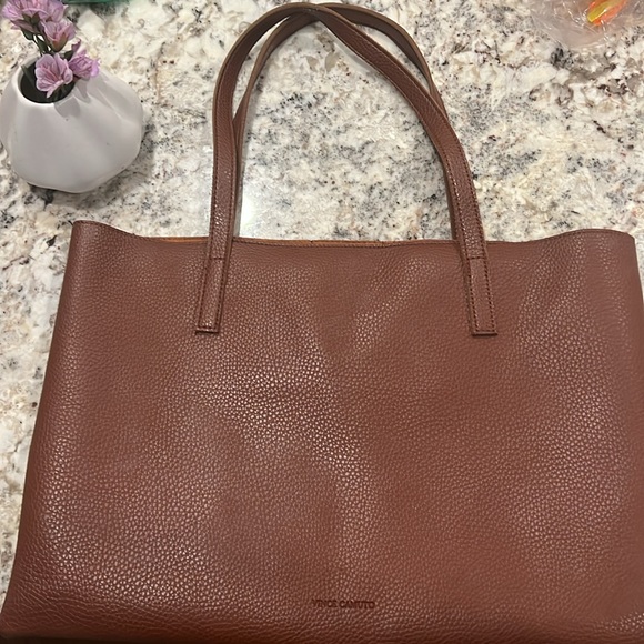 Vince Camuto vegan leather tote. Brown with one pocket inside - Picture 3 of 7
